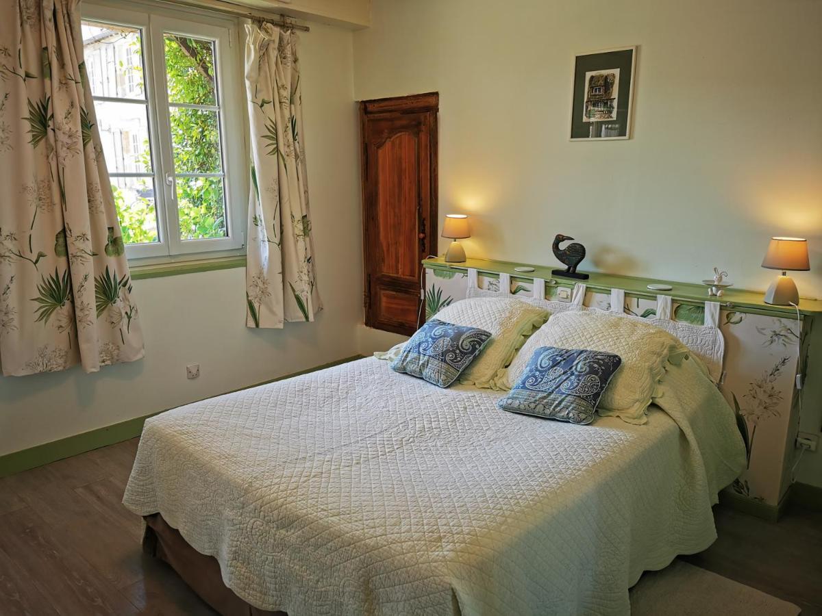Les Marronniers Hotel Cambremer Szoba fotó