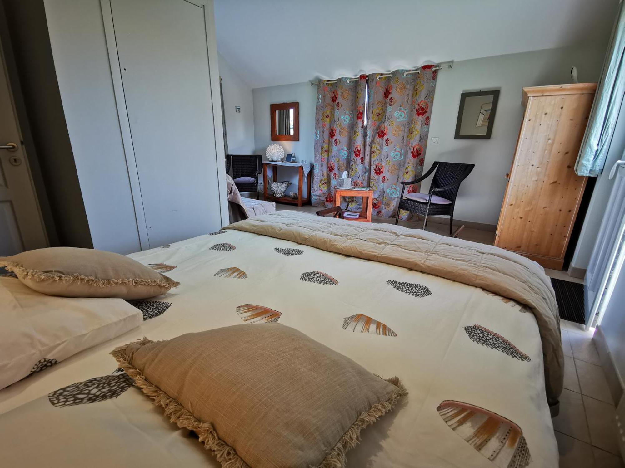 Les Marronniers Hotel Cambremer Szoba fotó