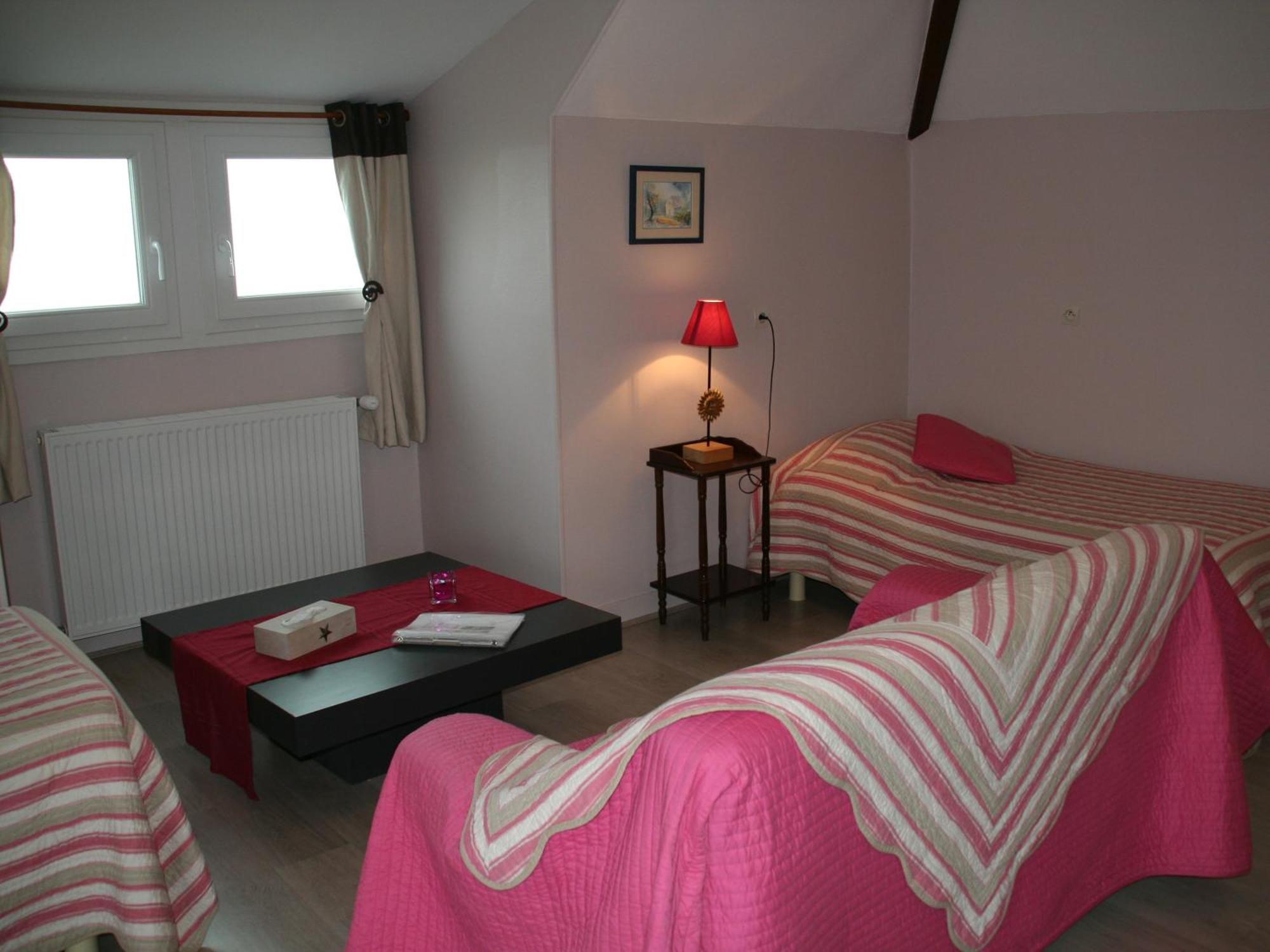 Les Marronniers Hotel Cambremer Szoba fotó