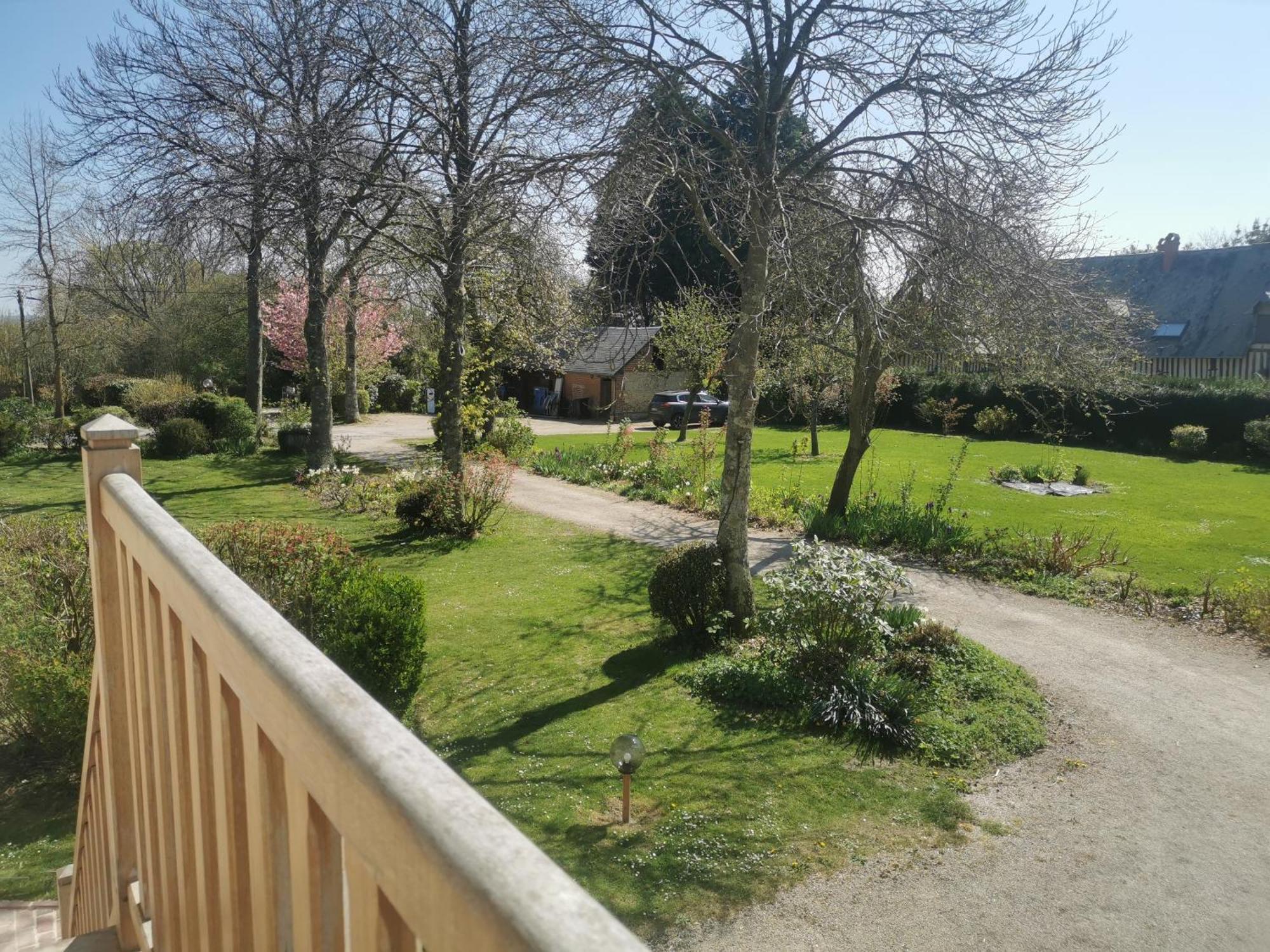 Les Marronniers Hotel Cambremer Kültér fotó