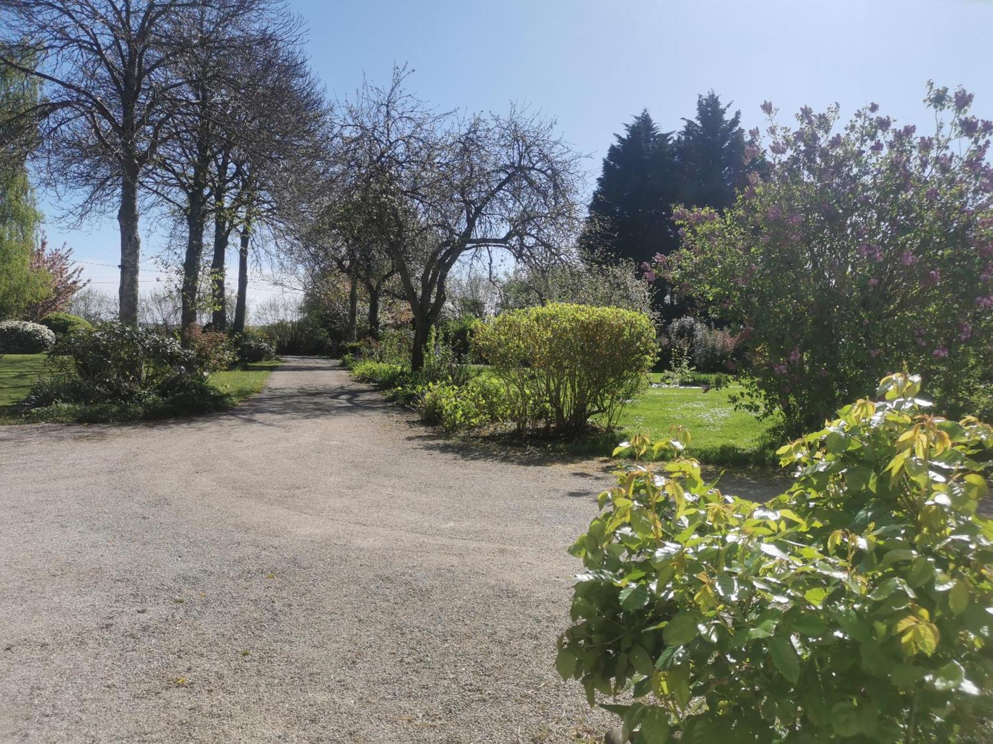 Les Marronniers Hotel Cambremer Kültér fotó